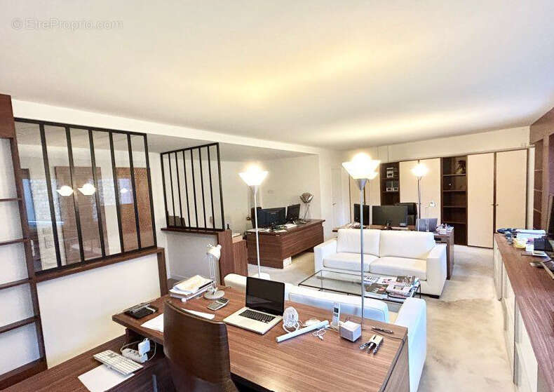 Commerce à PARIS-15E