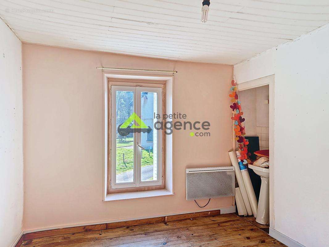 Maison à SAINT-SULPICE-LE-GUERETOIS