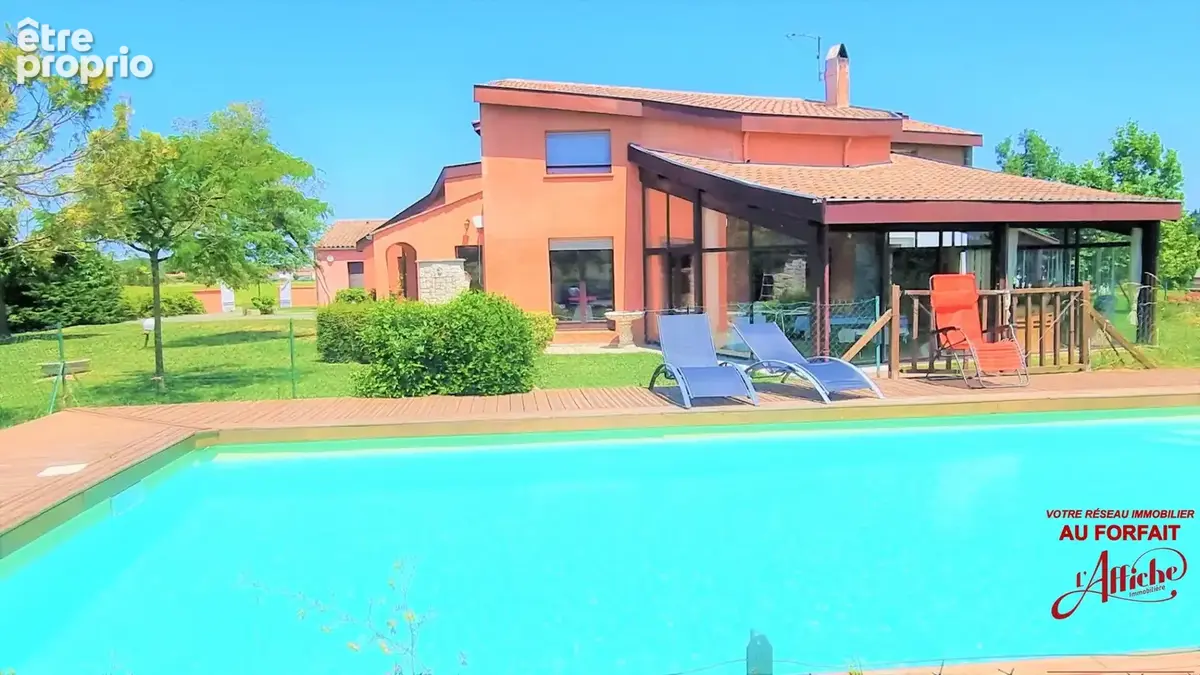 villa d'architecte de 255 m² sur 2700 m² de terrain - photo 3