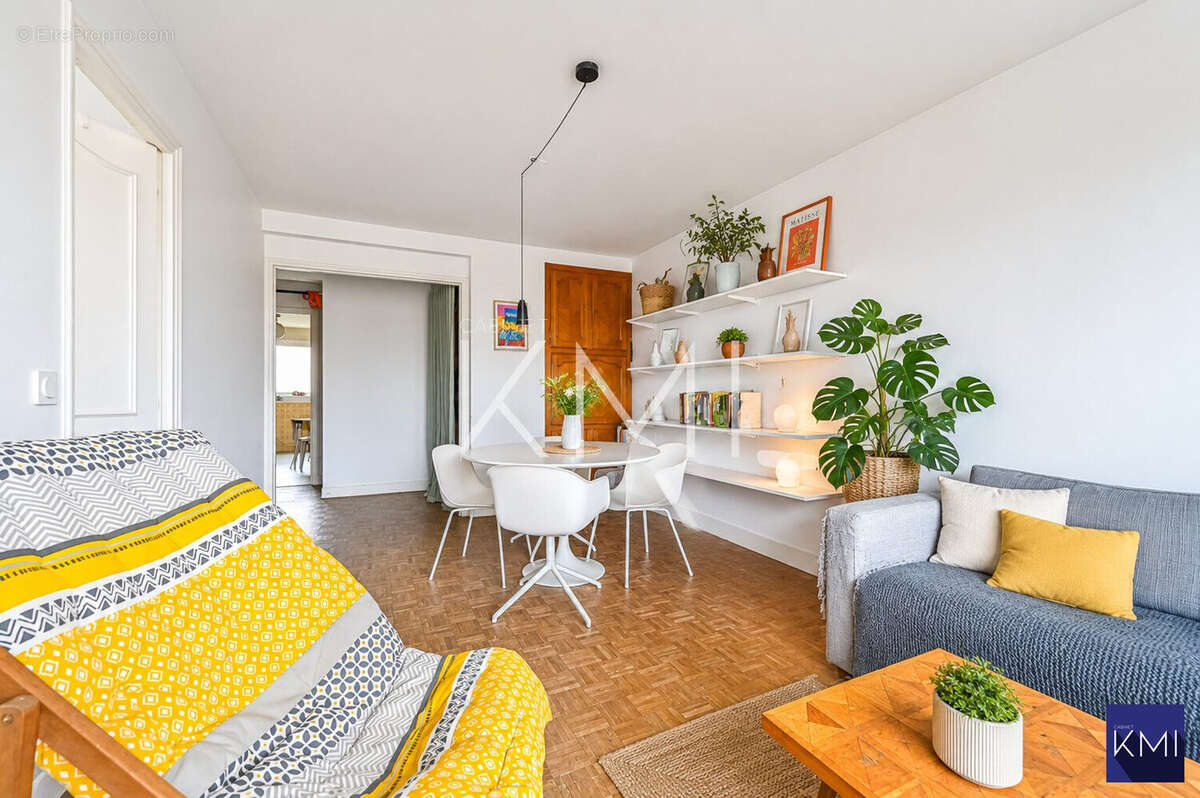 Appartement à PARIS-20E