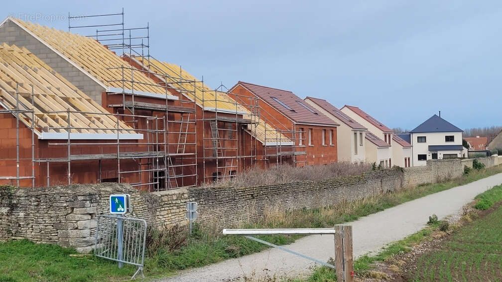 Maison à COLLEVILLE-MONTGOMERY