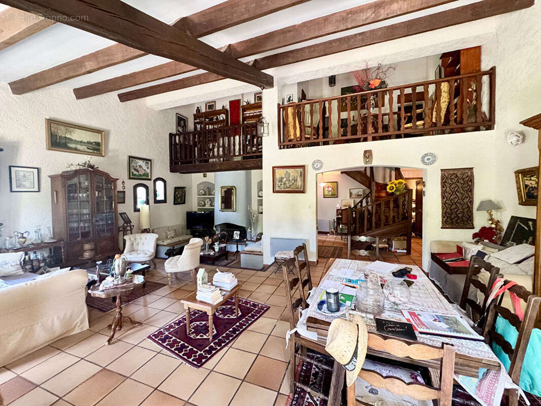 Maison à GONFARON