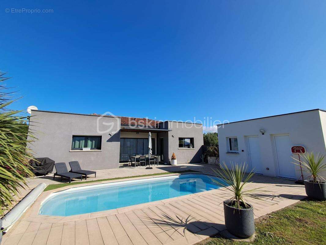 Maison moderne de 130 m² avec piscine et vue imprenable sur les montagnes - photo 2