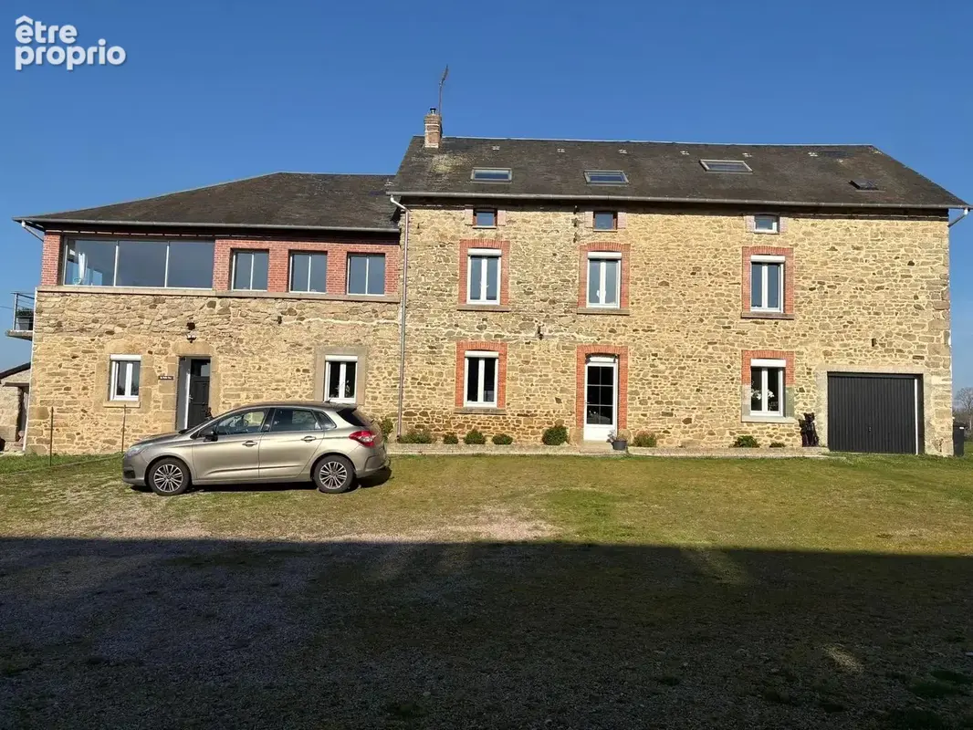 Magnifique maison située au sommet d'une colline, avec 6 chambres et 3 hectares de terrain. - photo 18