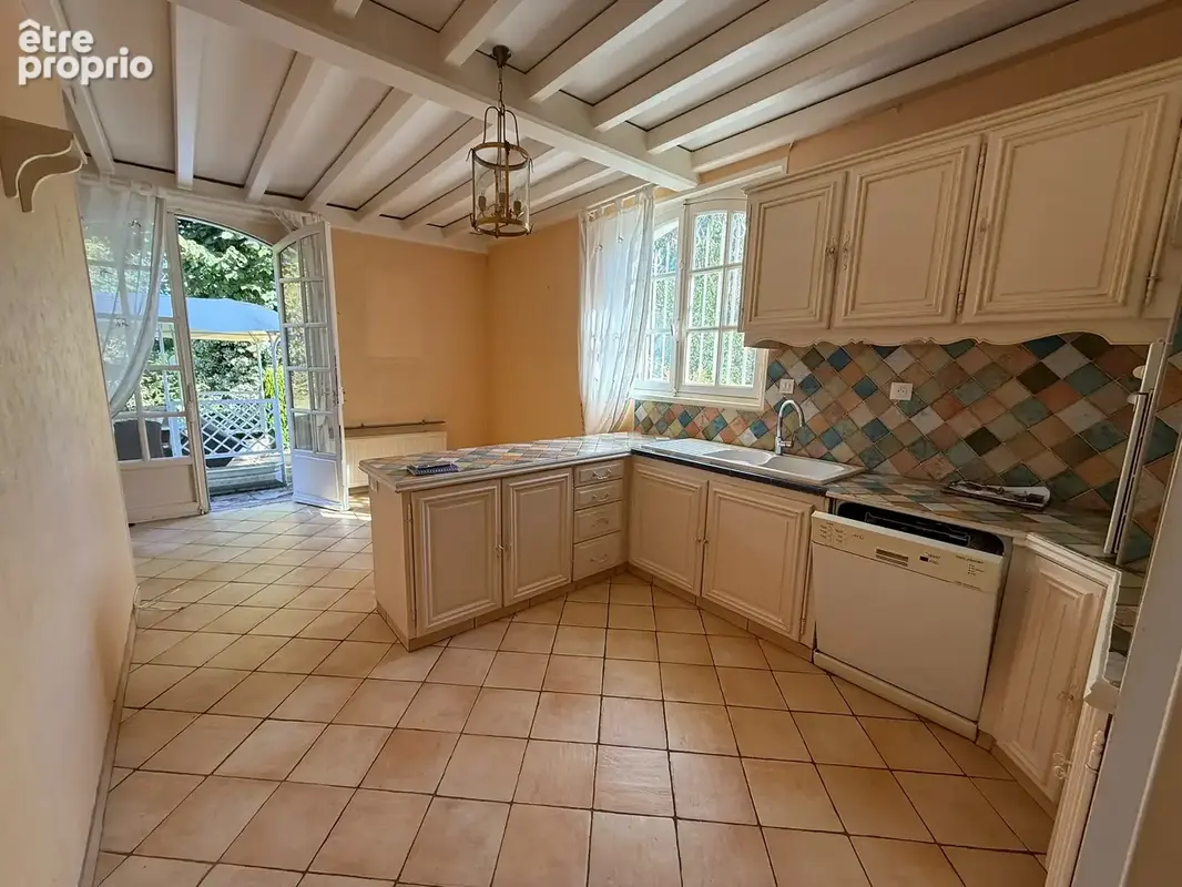 Dans un quartier prisé villa de 210 m2 dans un parc de 2000m2 - photo 7