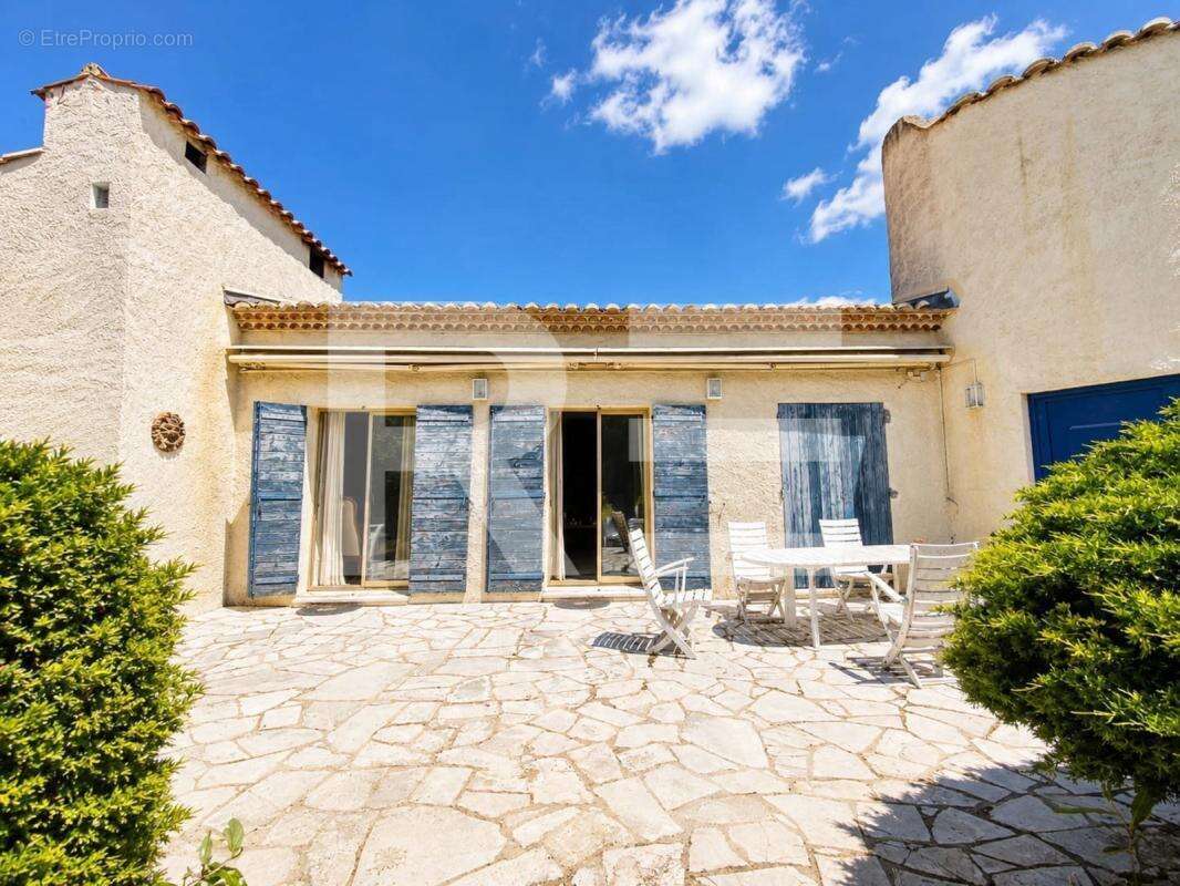 Maison à POULX