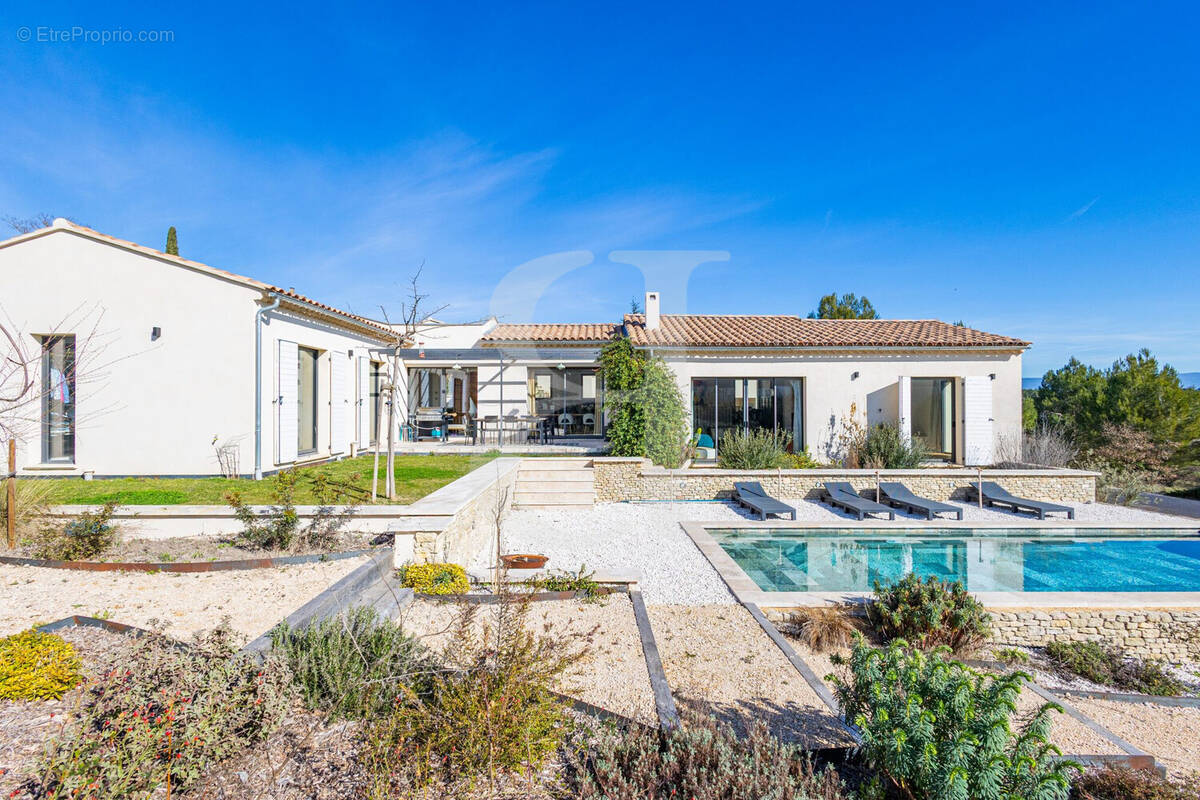 Maison à GORDES