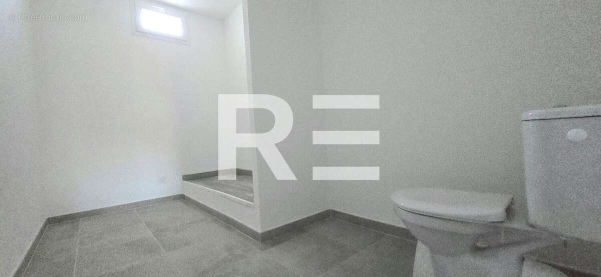 Maison à VEZENOBRES