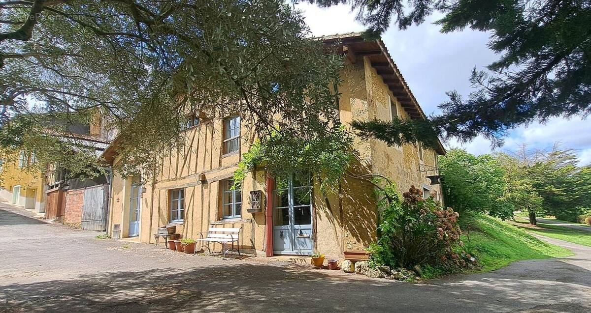 Maison à BASSOUES