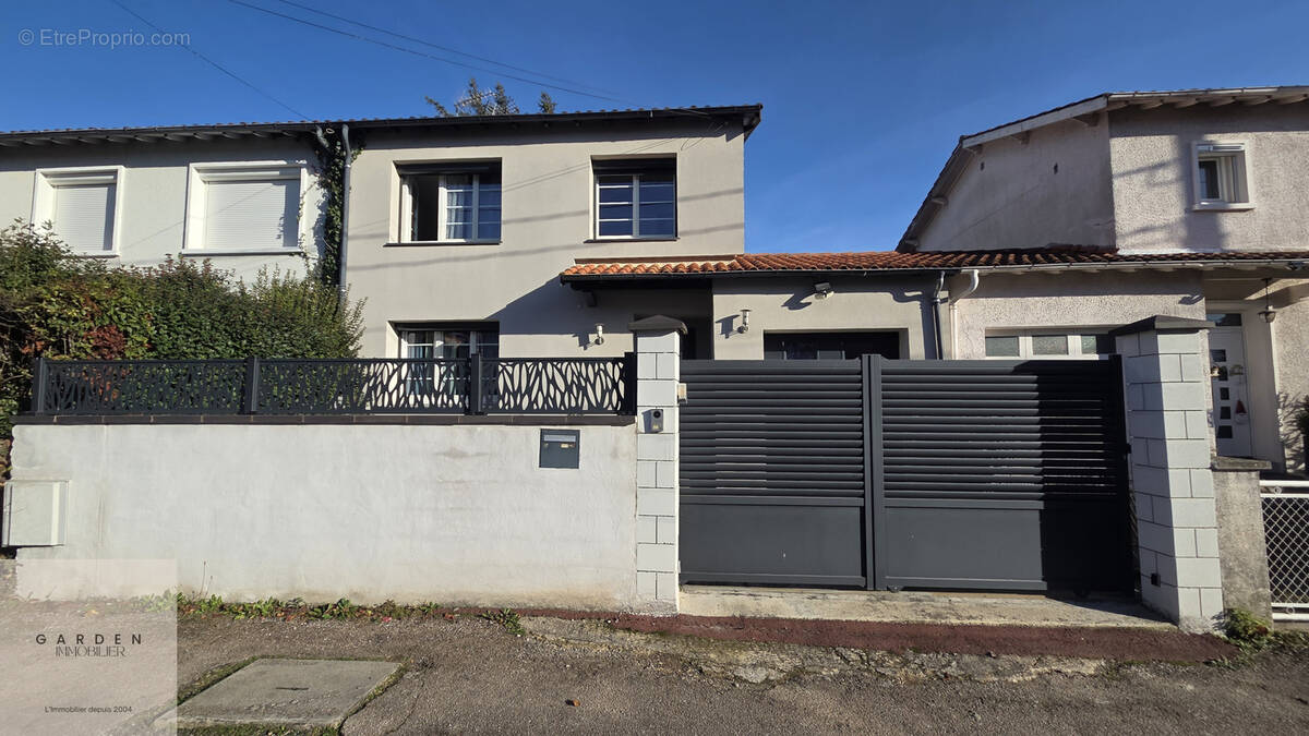 Maison à CASTRES