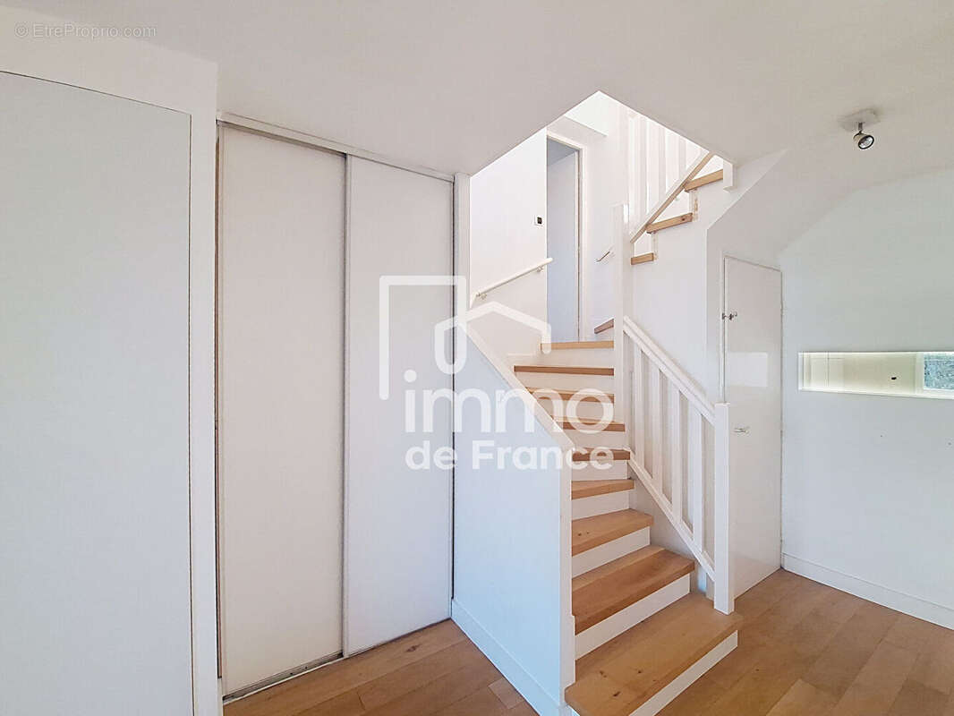 Maison à SAINT-JULIEN-EN-GENEVOIS