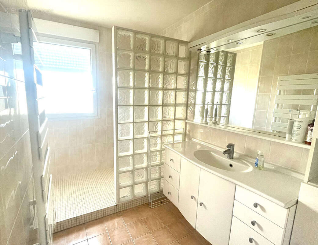 Appartement à NANTERRE