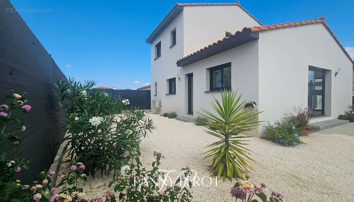 Maison 3 faces de 90 m² avec piscine et garage à Saint-Cyprien - photo 11