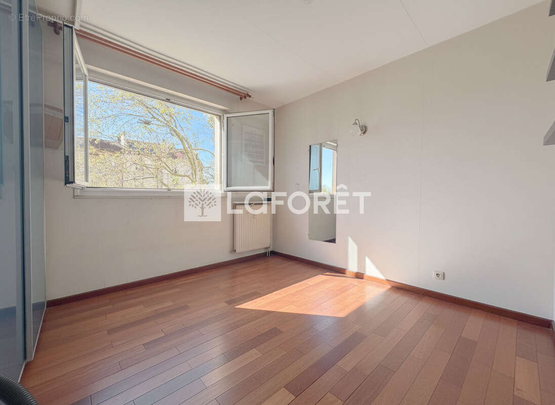 Appartement à MONTROUGE