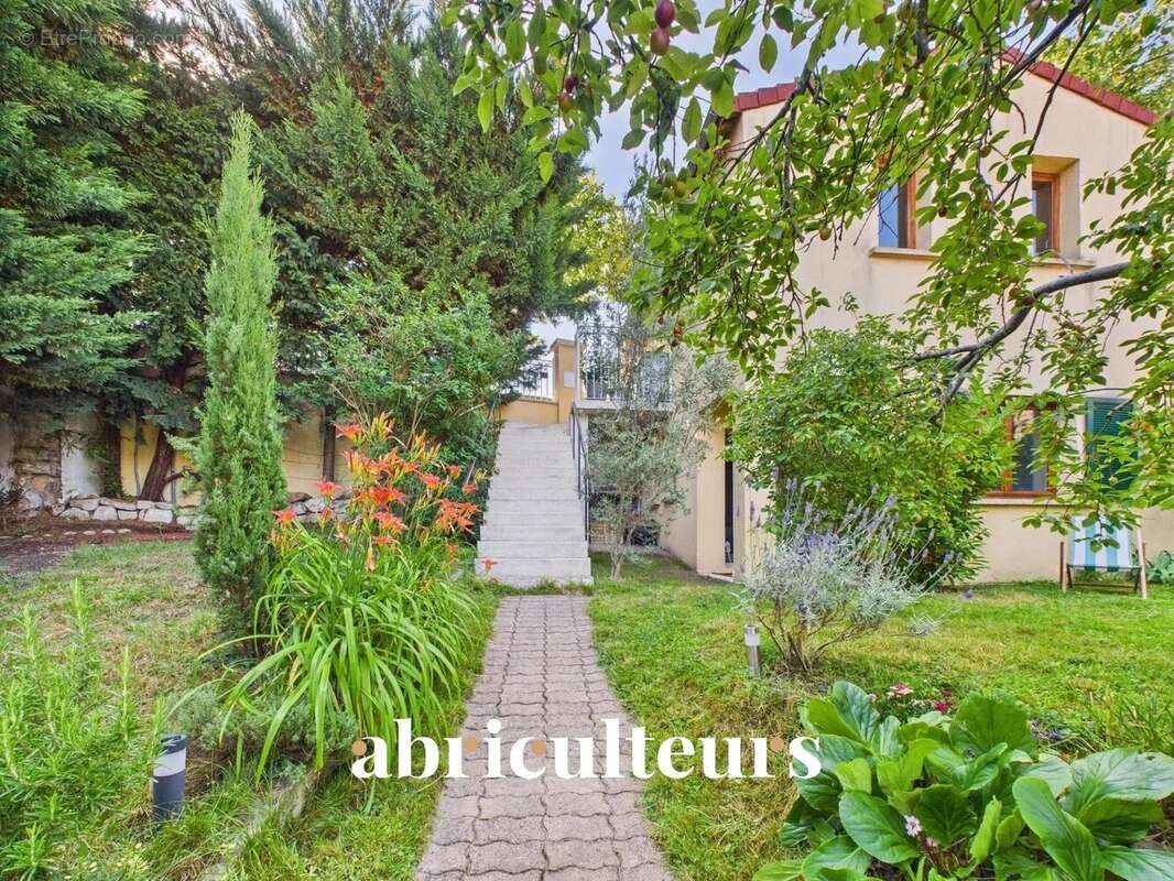 Maison à RUEIL-MALMAISON