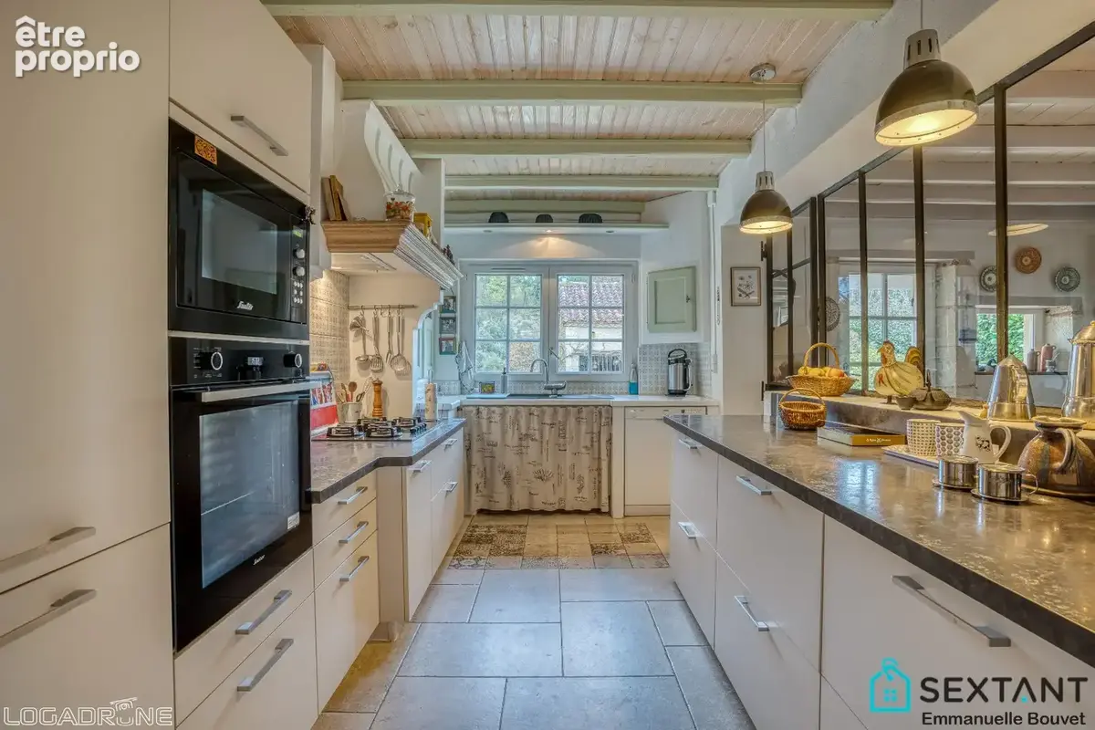 Charmante maison en pierre, situation privilégiée, piscine, 3 à 4 chambres, bureau, piscine, dépendance, sur 3250 m2 - photo 10