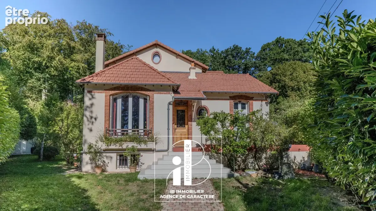 Maison de charme de 223 m²  /jardin 1.053m² - photo 1