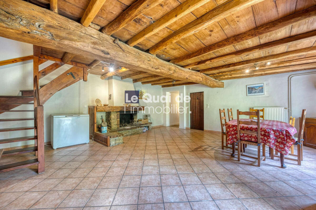 Maison 226 m² à Moirans  - photo 3