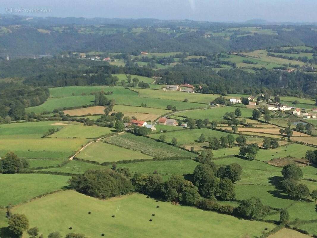 Maison à SAINT-PRIEST-DES-CHAMPS
