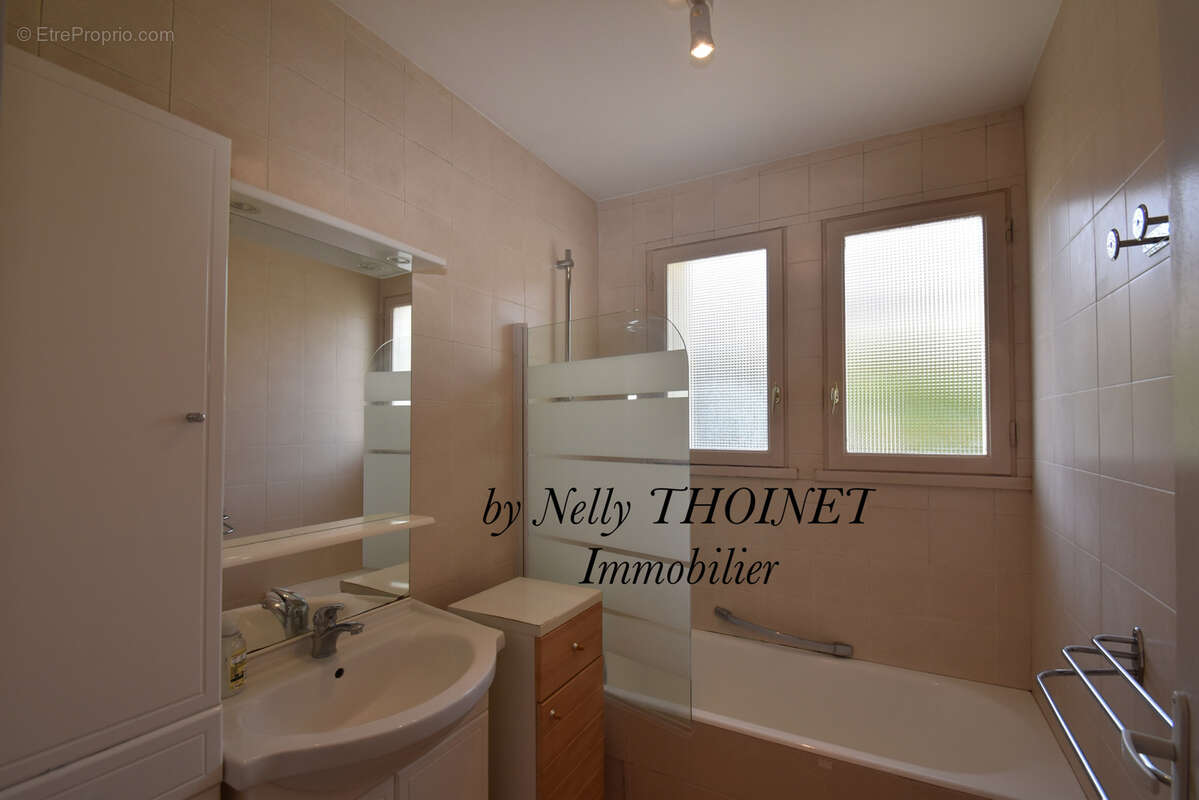 Maison à LA ROCHE-BLANCHE