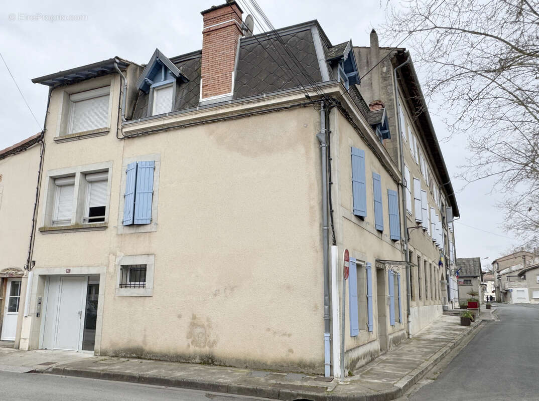 Appartement à SOUAL