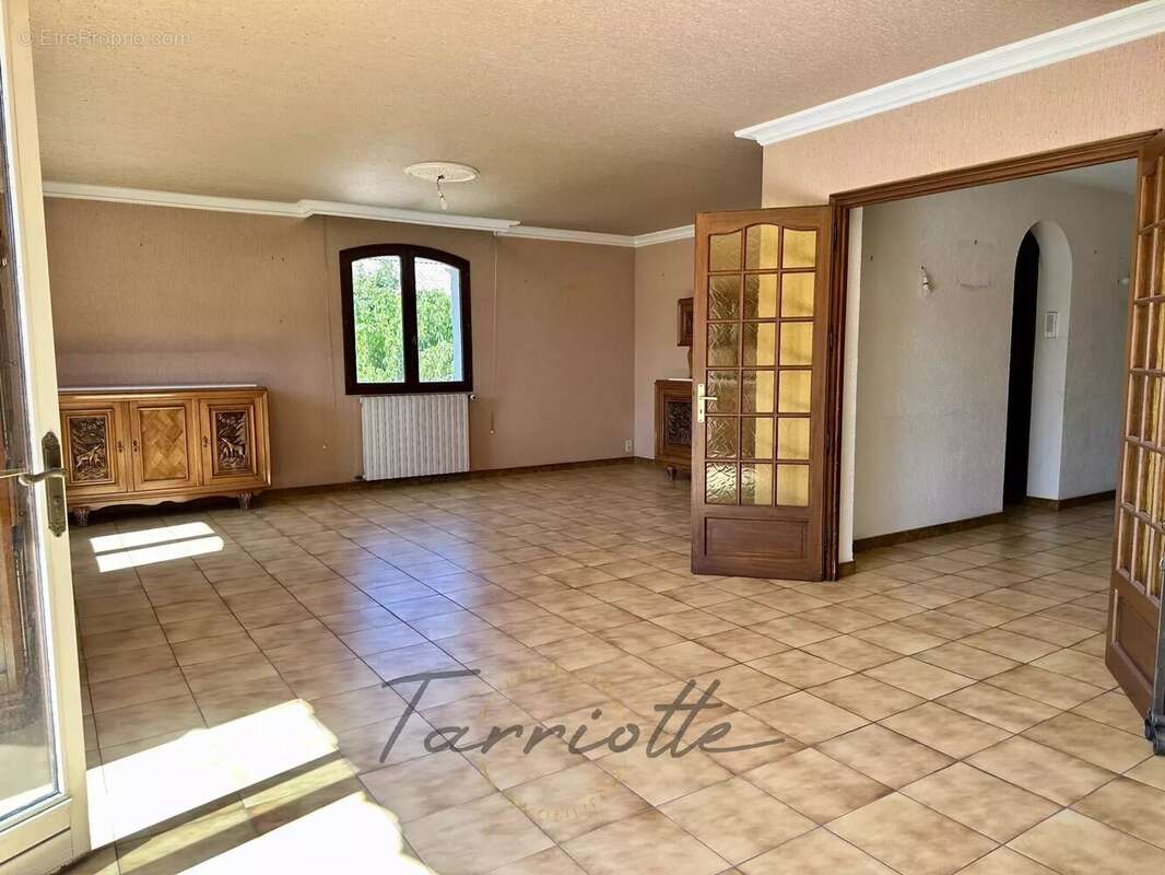 Maison à MONTELIMAR