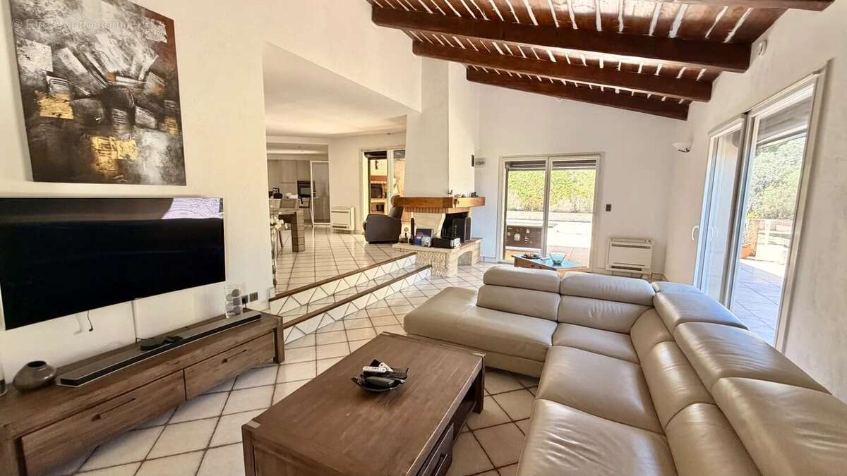 Maison 149 m² à Vitrolles  - photo 6
