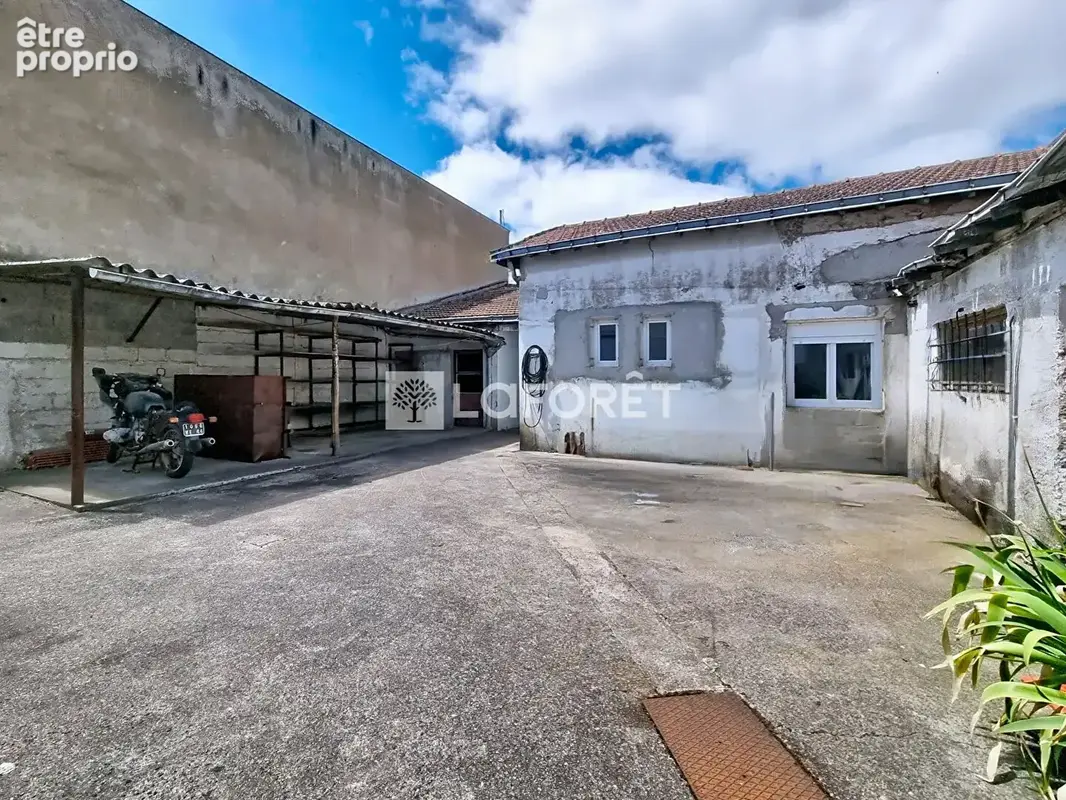 Ensemble immobilier à Méan-Penhoët (maison plain-pied et local commercial) - photo 5
