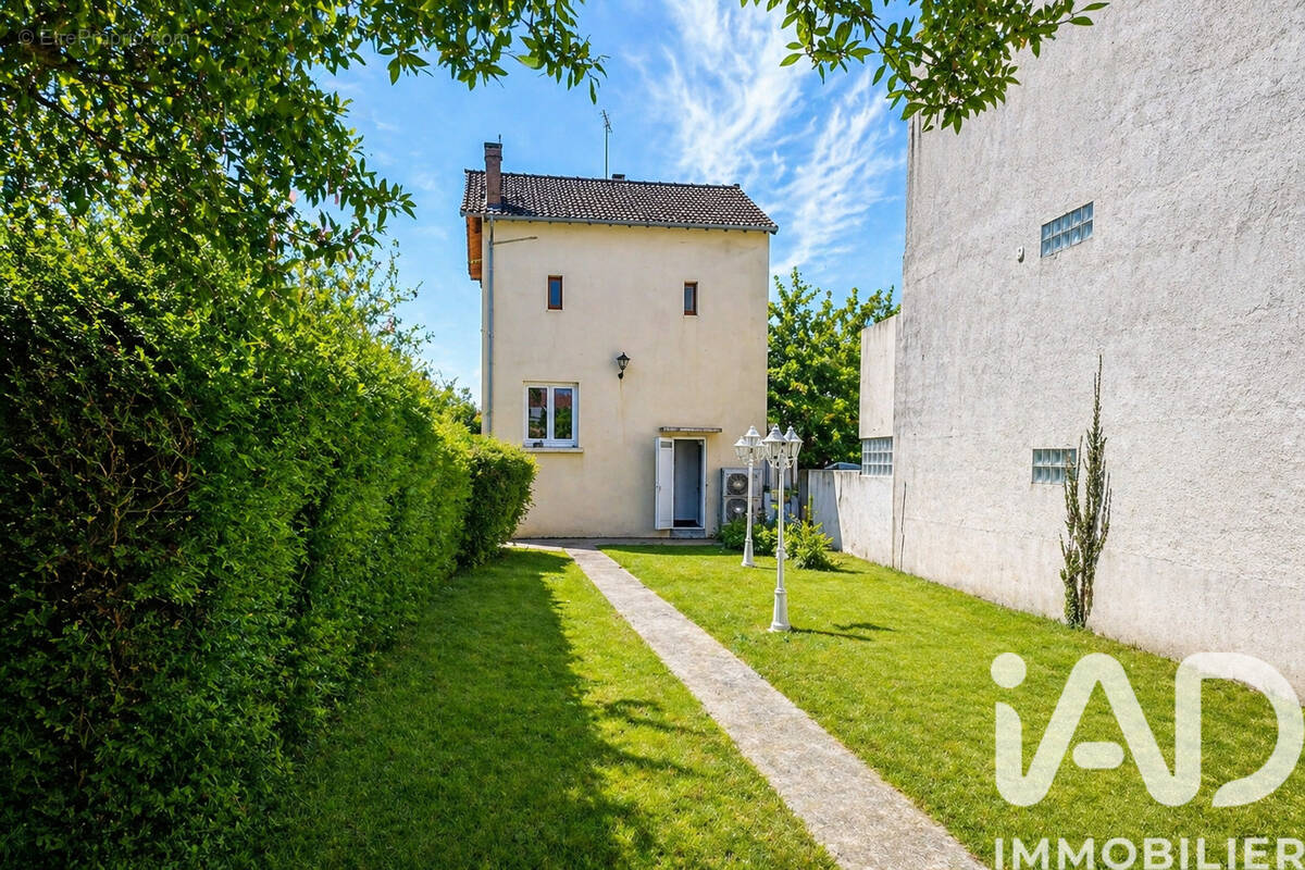 Photo 1 - Maison à LE BLANC-MESNIL