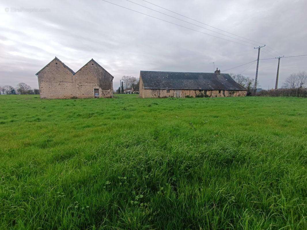 Maison à JOUE-EN-CHARNIE