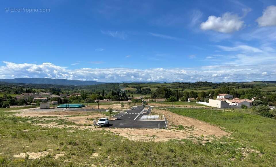 Terrain à LEUC