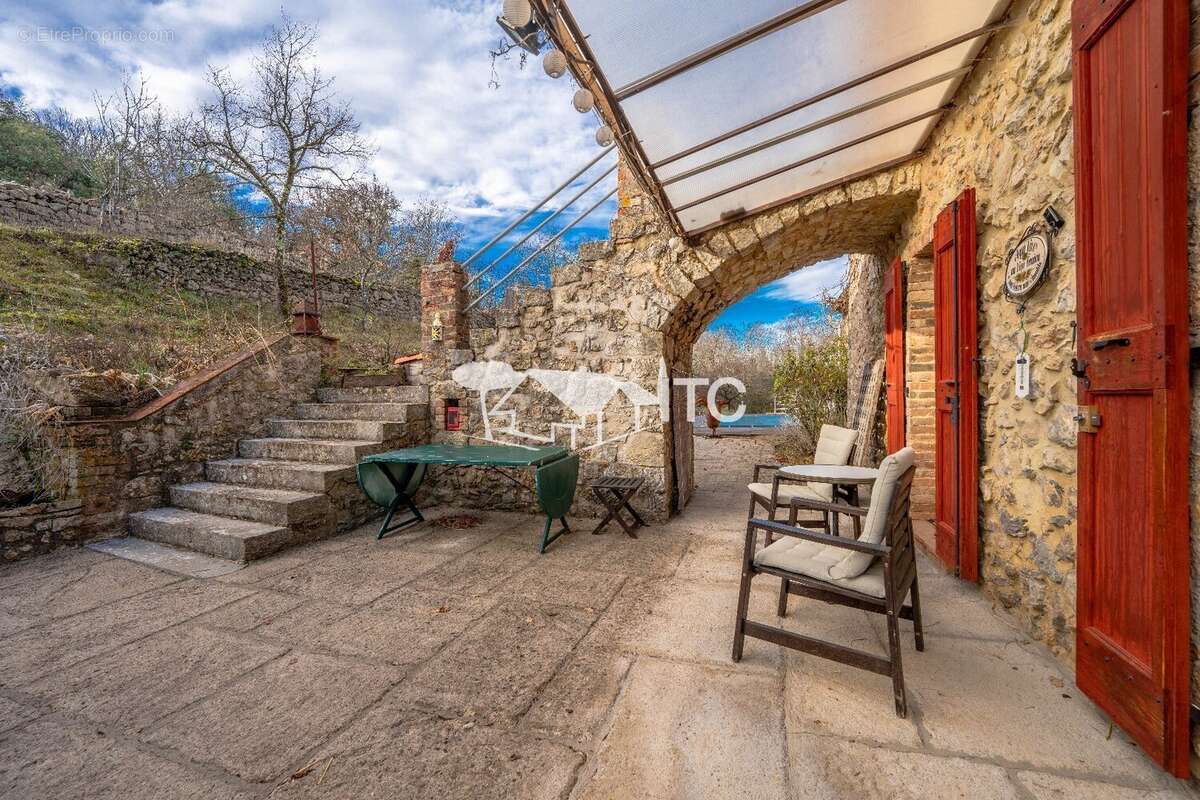 Maison à SAINT-PAUL-LE-JEUNE