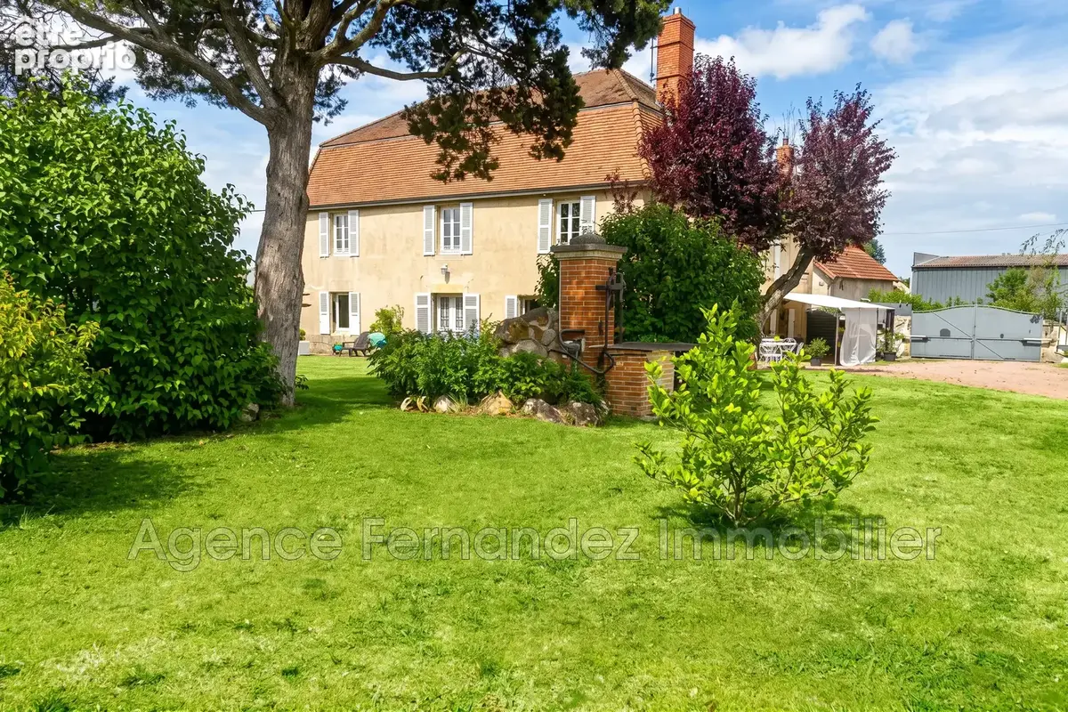 Maison 240 m² à Marcigny  - photo 1