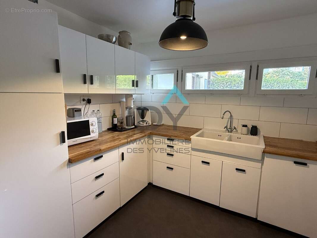 Maison à LE MESNIL-LE-ROI