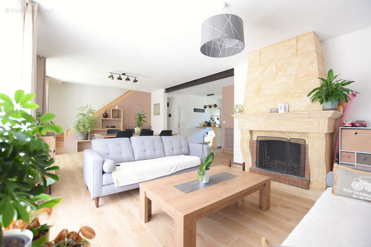 Maison à LES ESSARTS-LE-ROI