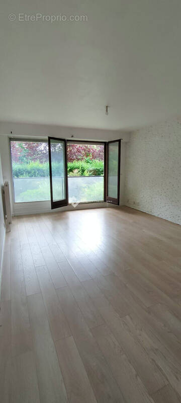 Séjour 29m2 - Appartement à NOGENT-SUR-MARNE