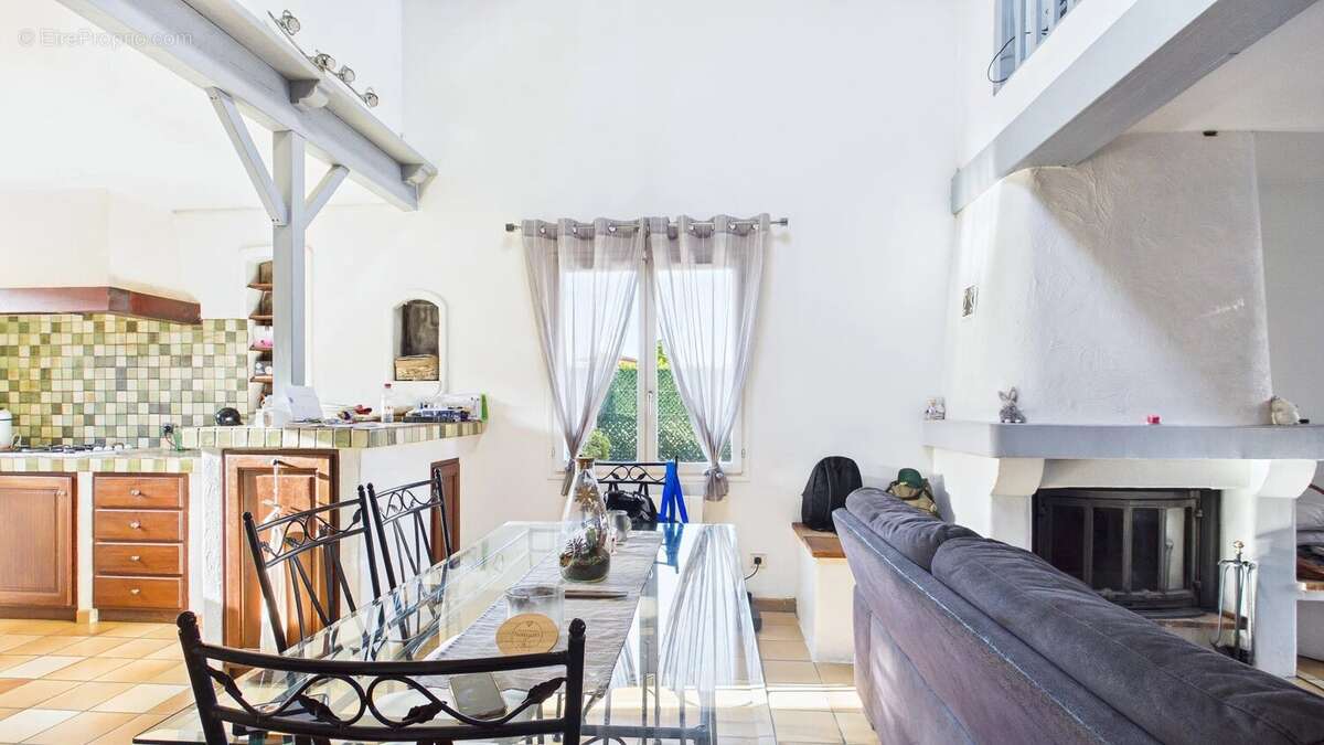 Maison à LA LONDE-LES-MAURES