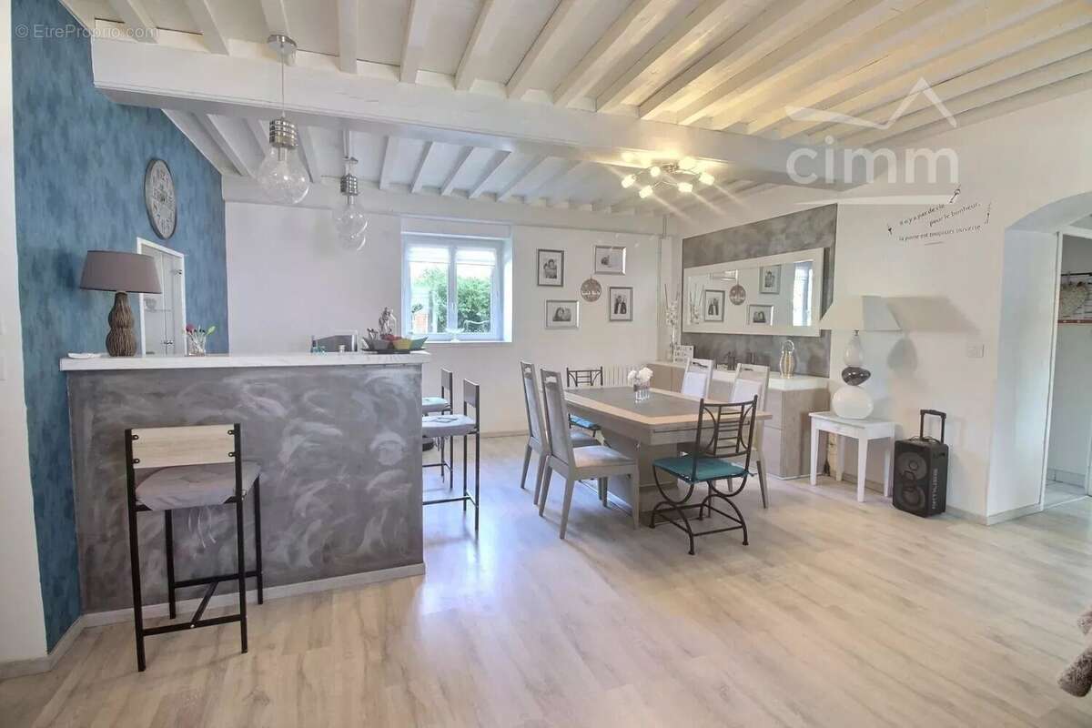 Maison à SAINT-BARTHELEMY-DE-VALS