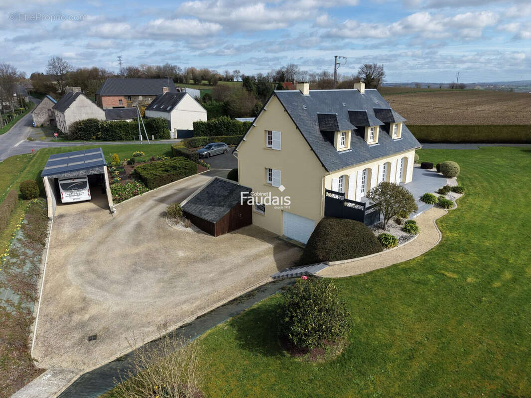 Maison 135 m² à Sainte-Suzanne-Sur-Vire  - photo 2