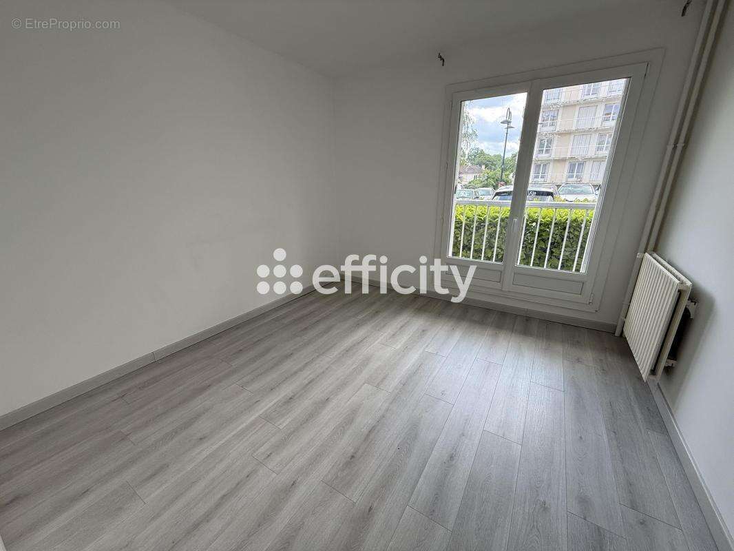 Appartement à MAGNY-LES-HAMEAUX