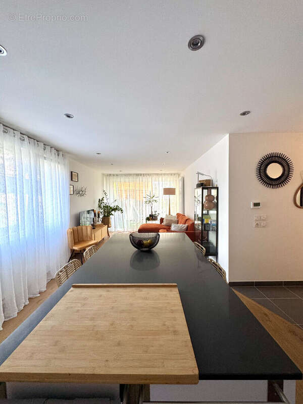 Appartement 68 m² à Annemasse  - photo 2