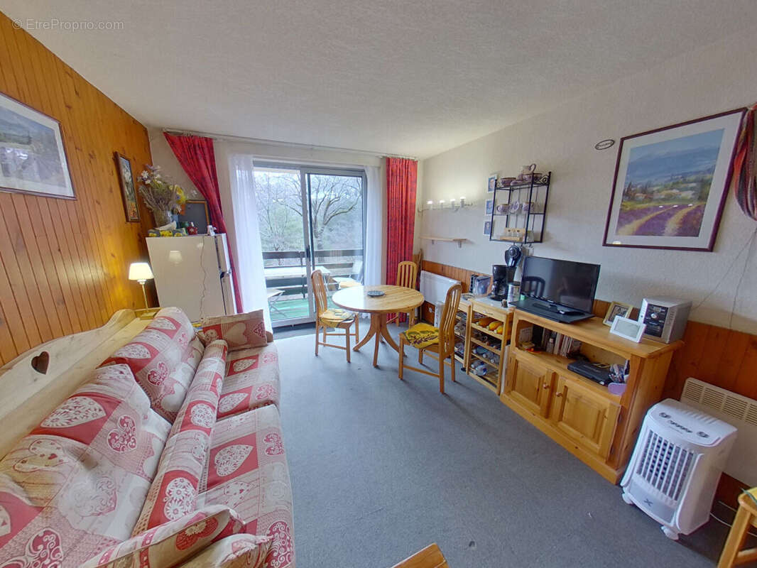 Appartement à LES THUILES