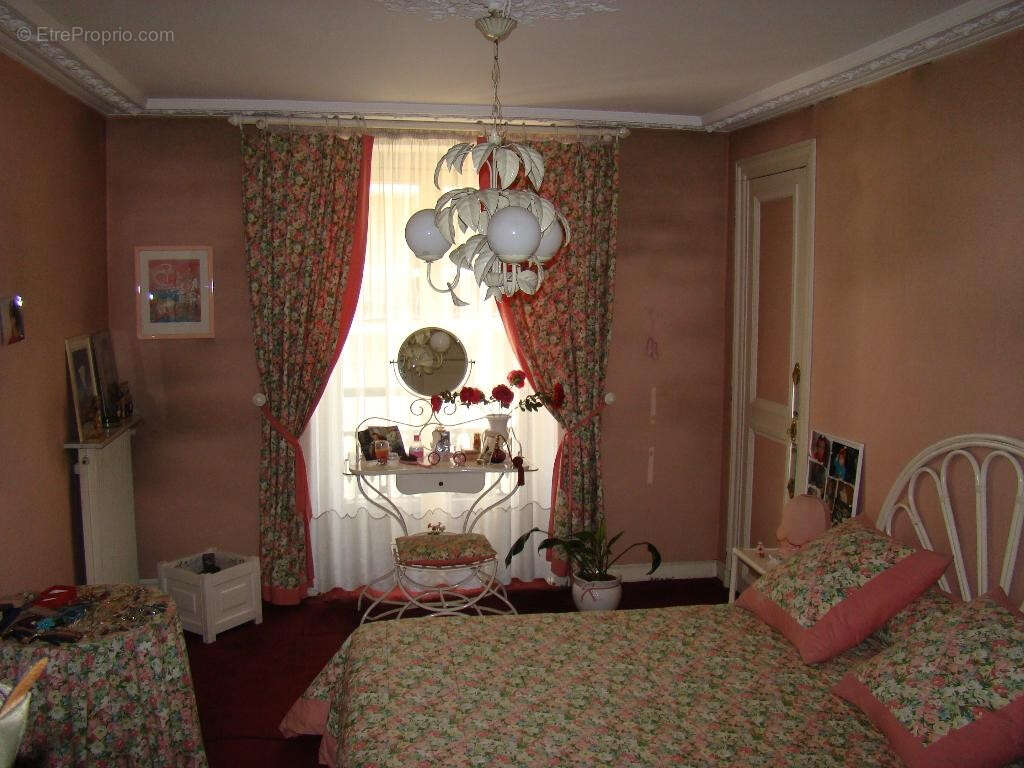 Appartement à PARIS-3E