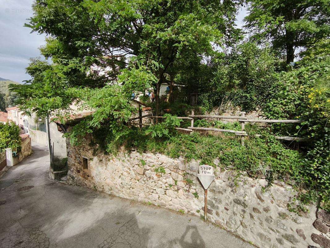 Maison à SAINT-LAURENT-DE-CERDANS