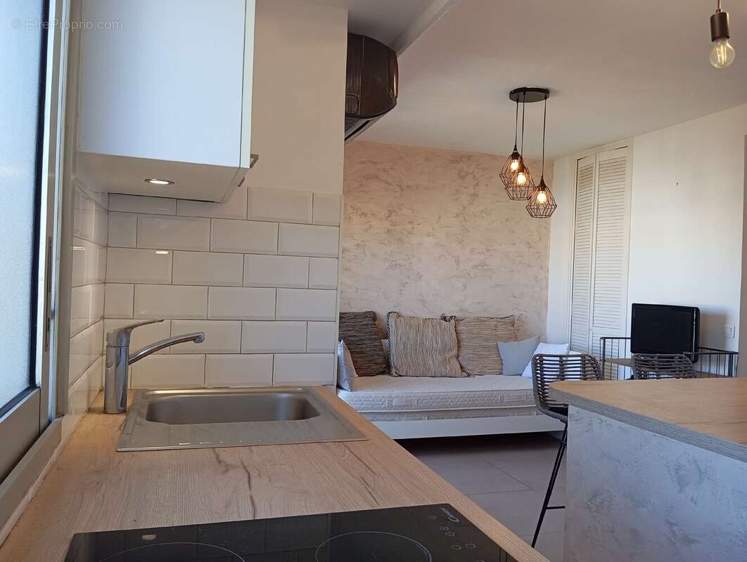 Appartement à SAINT-LAURENT-DU-VAR