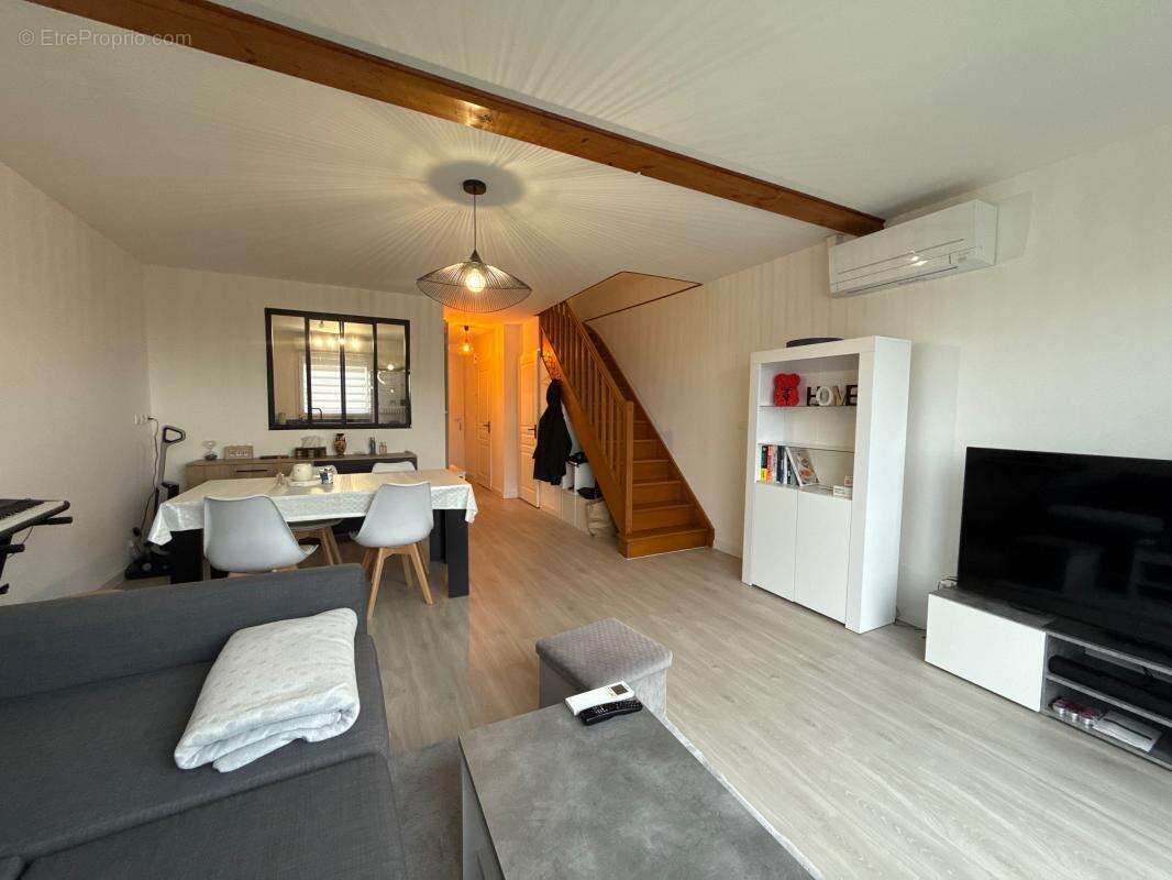 Appartement à CHENOVE