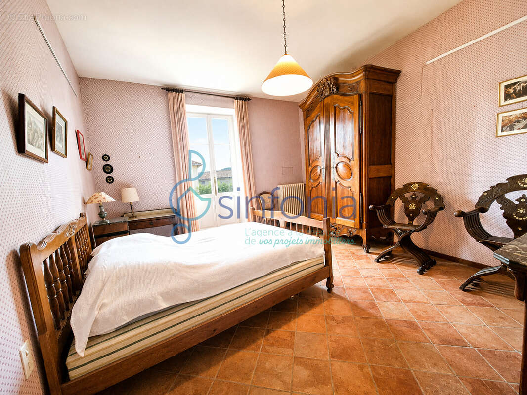 Demeure de caractère : 294 m2 habitables + 125 m2 de potentiel brut sur l'axe Nîmes/Uzès/Alès - photo 17