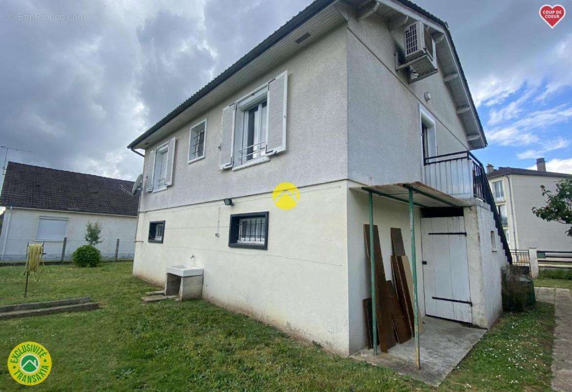 Maison à MARSEILLES-LES-AUBIGNY