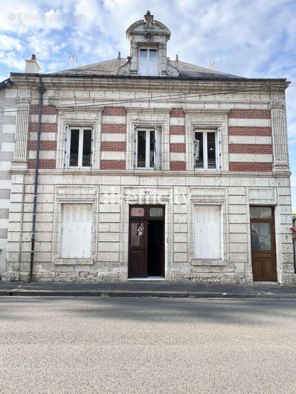 Maison à CHAUMONT-SUR-LOIRE