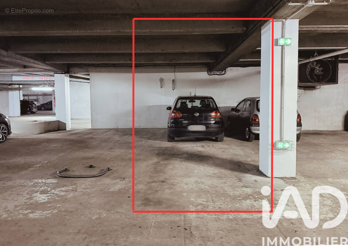 Photo 1 - Parking à PARIS-19E